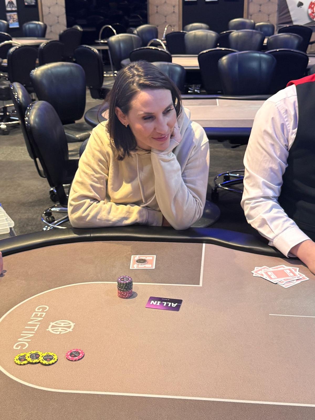 BPS Ladies player at Genting poker table